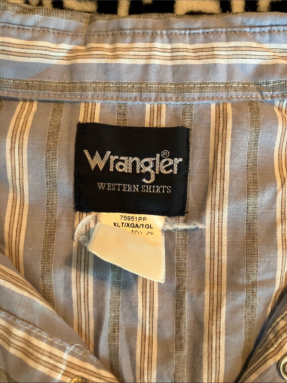 Wrangler Light Blue and Cream Striped Western Shirt